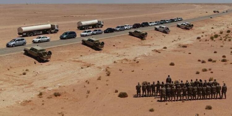 اللواء 444 يوزع أكثر من ربع مليون لتر من الوقود على المواطنين في الجنوب