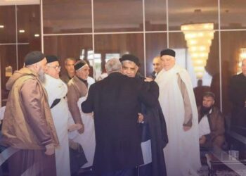 المقارحة يزورون السنوسي في مكان سجنه