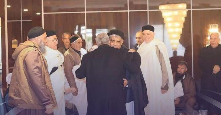 المقارحة يزورون السنوسي في مكان سجنه