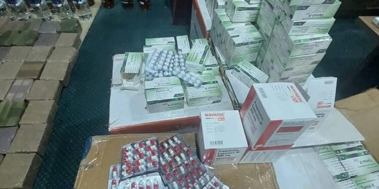 مديرية أمن الجفرة تضبط كميات ضخمة من المخدرات والخمور المستوردة