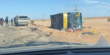 8 وفيات و20 إصابة في حادث سير لحافلة ركاب بطريق وادي اللود