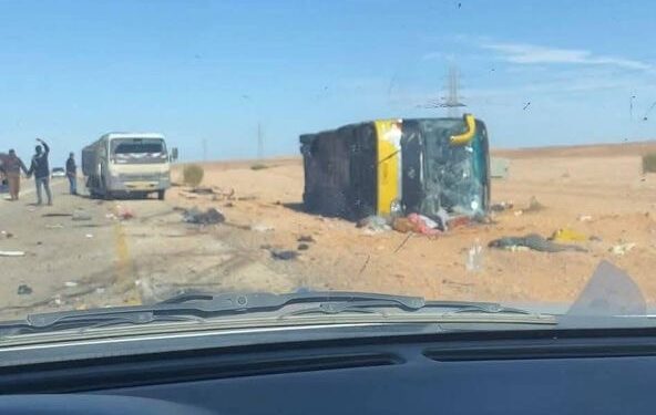 8 وفيات و20 إصابة في حادث سير لحافلة ركاب بطريق وادي اللود
