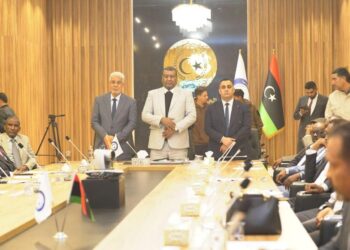 عمداء بلديات الشرق والجنوب المنتخبون يؤدون اليمين القانونية في بنغازي أمام الحكومة الليبية