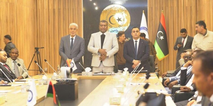 عمداء بلديات الشرق والجنوب المنتخبون يؤدون اليمين القانونية في بنغازي أمام الحكومة الليبية