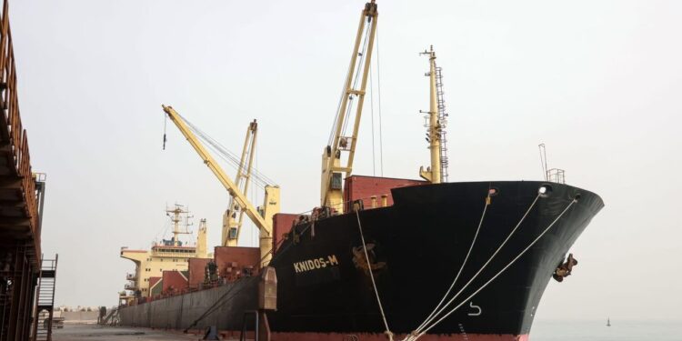 الليبية للحديد والصلب تعلن تصدير آلاف الأطنان من الحديد إلى لبنان والبرتغال