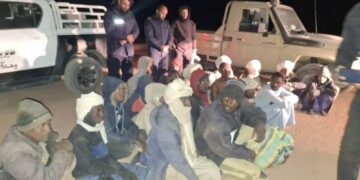 مديرية أمن الكفرة تُحرر 21 مختطفًا من جنسيات إفريقية احتُجزوا كرهائن في ربيانة