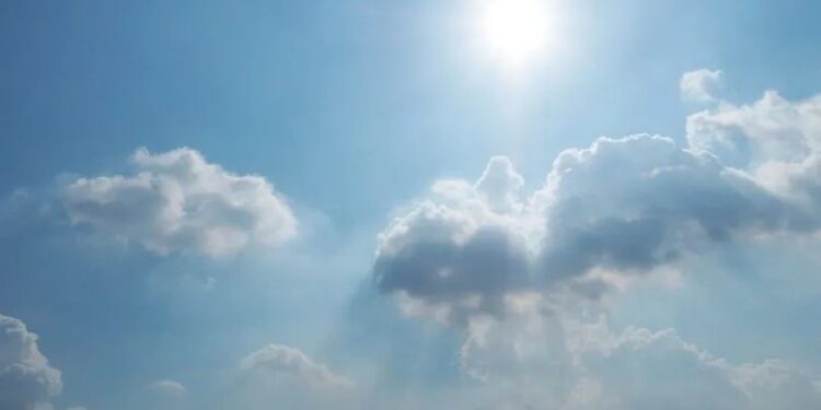 استقرار نسبي في الأجواء مع توقعات بسقوط أمطار خفيفة