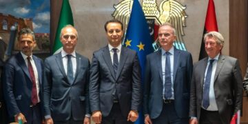 بالقاسم حفتر يتفق مع وفد إيطالي على إطلاق الخط الجوي المباشر بين بنغازي وروما وميلانو في يونيو المقبل