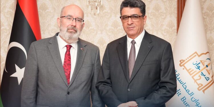 شكشك يبحث مع السفير البريطاني دور ديوان المحاسبة في محاربة الفساد