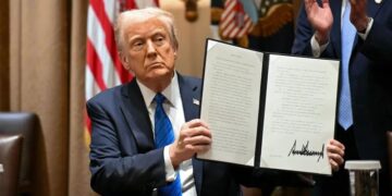 إدارة ترامب تجري مفاوضات مع دول بينها ليبيا لاستقبال المهاجرين المرحّلين من الولايات المتحدة