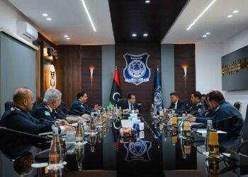 أبوزريبة يترأس اجتماعًا أمنيًا لمكافحة الهجرة غير الشرعية وتهريب البشر