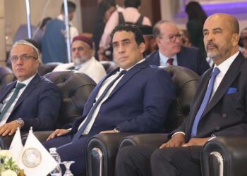 المجلس الرئاسي يهيب بجميع الأطراف الالتزام بالضوابط والتعليمات الأمنية والعسكرية