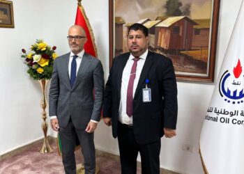 نورلاند يناقش دعم الإتحاد الاوروبي لتوسيع نطاق تنمية موارد ليبيا مع رئيس مؤوسسة النفط