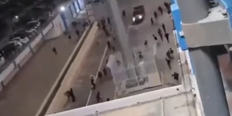 حبس أحد منتسبي جهاز الدعم المركزي في طرابلس بعد دهس المشجعين