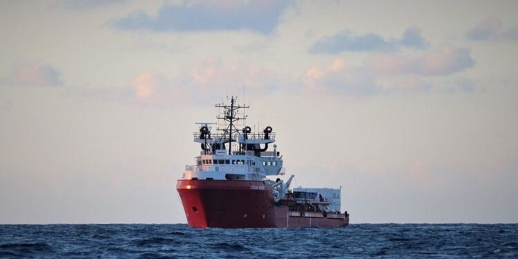 “أوشن فايكينغ” تنقذ 126 مهاجرًا في عمليتين قبالة سواحل ليبيا ومالطا