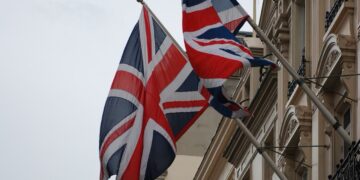 بريطانيا تحذر رعاياها بعدم السفر إلى ثلاث مناطق ليبية إلا للضرورة