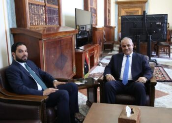 ناجي عيسي يناقش مع رئيس هيئة الرقابة الإدارية عبد الله قادربوه الوضع الاقتصادي العام للدولة واستعراض مؤشرات الاقتصاد الكلي وحزمة الاصلاحات الاقتصادية المقترحة والتقرير السنوي لهيئة الرقابة الإدارية 2023