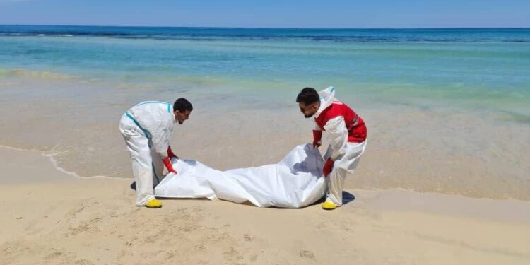 انتشال جثة مجهولة على شاطئ الأندلسي بتاجوراء